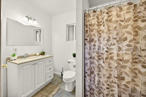 Tiny photo for 525 Barnes Avenue, Medford, OR 97504 (MLS # 220212503)