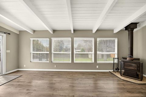 Tiny photo for 525 Barnes Avenue, Medford, OR 97504 (MLS # 220212503)