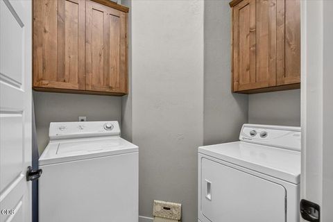 Tiny photo for 503 Antilles Lane, Medford, OR 97501 (MLS # 220224549)