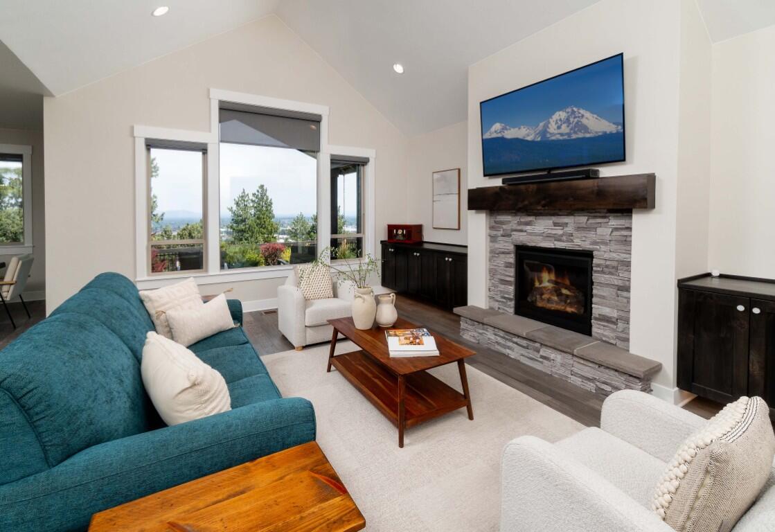 3144 NW Hidden Ridge Drive