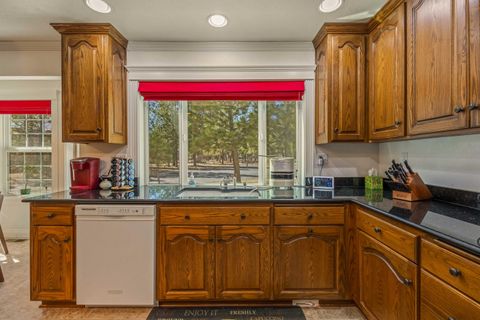 Tiny photo for 1882 Iron Wheel Court, La Pine, OR 97739 (MLS # 220218596)