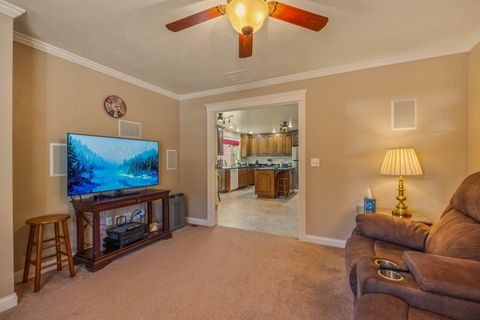 Tiny photo for 1882 Iron Wheel Court, La Pine, OR 97739 (MLS # 220218596)