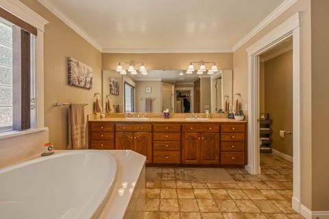 Tiny photo for 1882 Iron Wheel Court, La Pine, OR 97739 (MLS # 220218596)