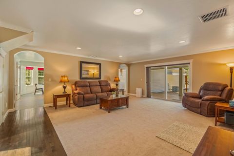 Tiny photo for 1882 Iron Wheel Court, La Pine, OR 97739 (MLS # 220218596)
