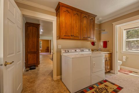 Tiny photo for 1882 Iron Wheel Court, La Pine, OR 97739 (MLS # 220218596)