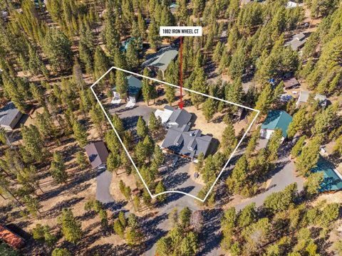 Tiny photo for 1882 Iron Wheel Court, La Pine, OR 97739 (MLS # 220218596)