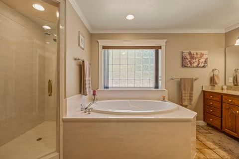 Tiny photo for 1882 Iron Wheel Court, La Pine, OR 97739 (MLS # 220218596)