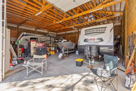 Tiny photo for 1882 Iron Wheel Court, La Pine, OR 97739 (MLS # 220218596)