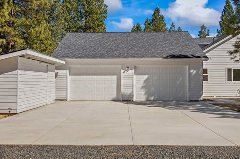 Tiny photo for 1882 Iron Wheel Court, La Pine, OR 97739 (MLS # 220218596)