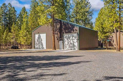 Tiny photo for 1882 Iron Wheel Court, La Pine, OR 97739 (MLS # 220218596)