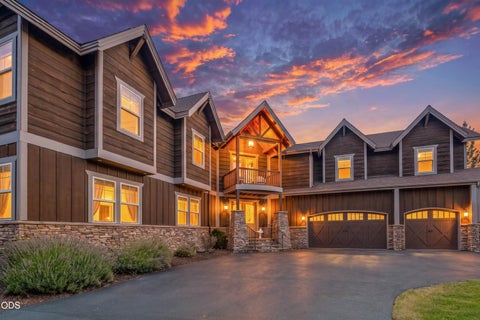 Photo of 515 Nutcracker Drive, Redmond, OR 97756 (MLS # 220228587)