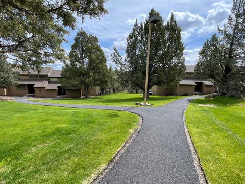 1856 Redtail Hawk Drive RVVE 51-H Redmond OR 97756