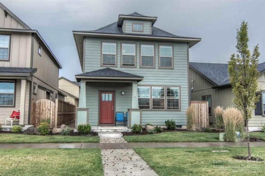 Don't miss this bright and efficient, lightly lived in home in Parkway Village. Great investment potential. Functional floor plan with quality finishes including quartz counter tops and stainless steel Frigidaire appliances. Close to HOA provided community park and neighborhood plaza with convenience store. Great for first time homebuyers or investor looking for turnkey and easy maintenance with HOA maintained front landscaping and ally snow clearing! Only one mile from Ponderosa school and the big dog park