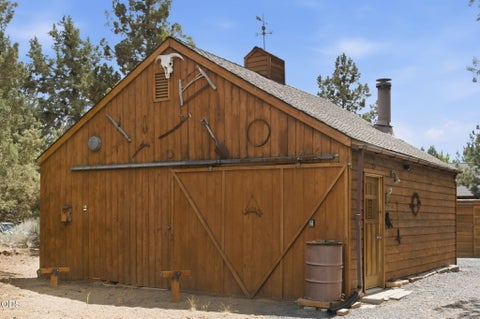 Tiny photo for 63517 JD Estates Drive, Bend, OR 97701 (MLS # 220222834)