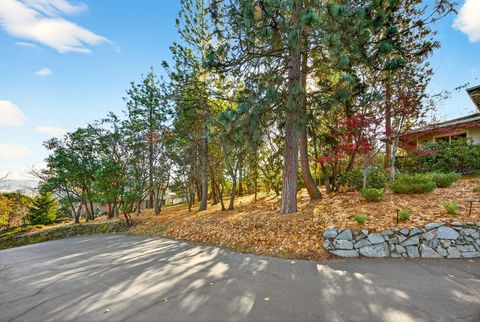 Tiny photo for 961 Pinecrest Terrace, Ashland, OR 97520 (MLS # 220212271)