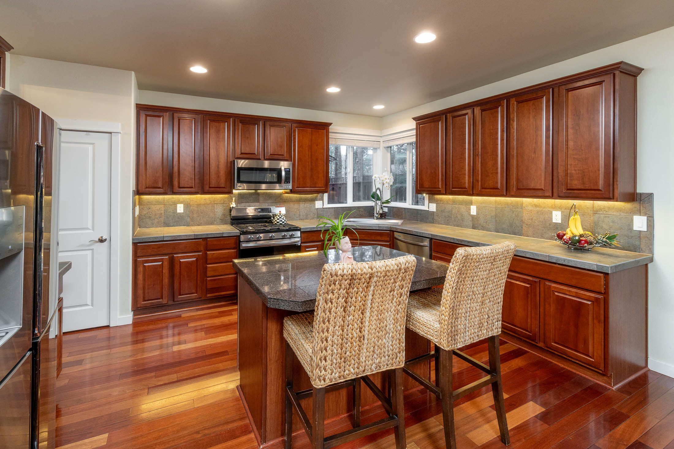 61007 Snowberry Place