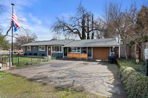 Photo of 280 7th Street, Jacksonville, OR 97530 (MLS # 220215750)