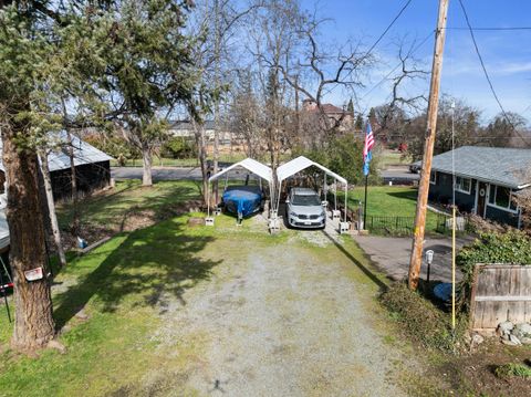 Tiny photo for 280 7th Street, Jacksonville, OR 97530 (MLS # 220215750)