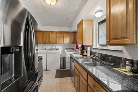 Tiny photo for 280 7th Street, Jacksonville, OR 97530 (MLS # 220215750)