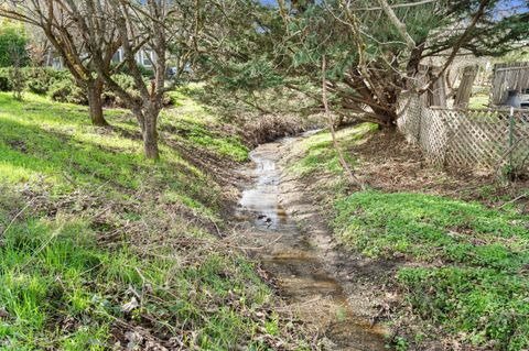 Tiny photo for 280 7th Street, Jacksonville, OR 97530 (MLS # 220215750)