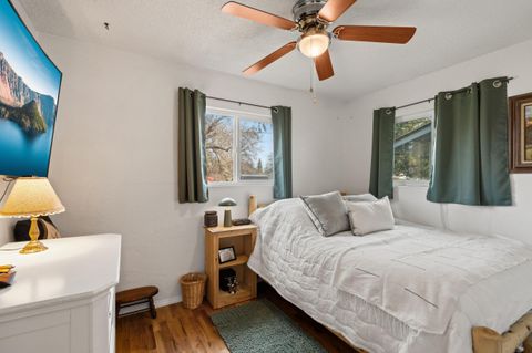 Tiny photo for 280 7th Street, Jacksonville, OR 97530 (MLS # 220215750)