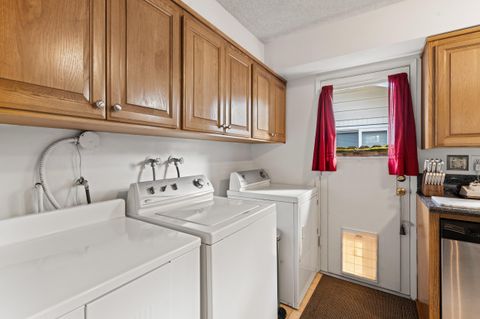 Tiny photo for 280 7th Street, Jacksonville, OR 97530 (MLS # 220215750)