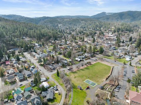 Tiny photo for 280 7th Street, Jacksonville, OR 97530 (MLS # 220215750)