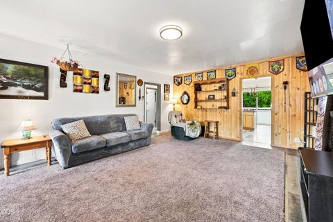 Tiny photo for 1055 California AVE, Klamath Falls, OR 97601 (MLS # 220226584)