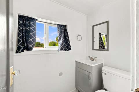 Tiny photo for 1055 California AVE, Klamath Falls, OR 97601 (MLS # 220226584)