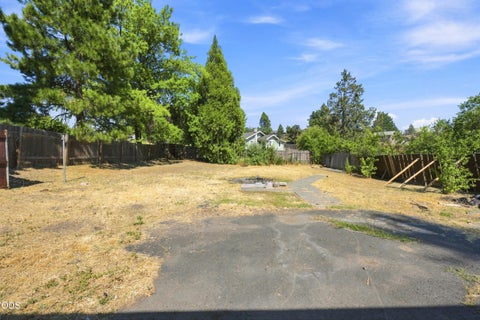 Tiny photo for 1055 California AVE, Klamath Falls, OR 97601 (MLS # 220226584)