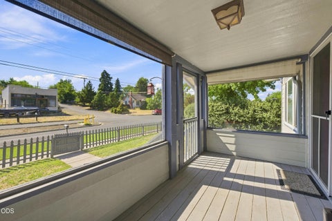 Tiny photo for 1055 California AVE, Klamath Falls, OR 97601 (MLS # 220226584)