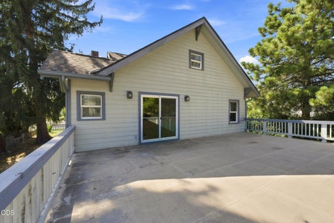 Tiny photo for 1055 California AVE, Klamath Falls, OR 97601 (MLS # 220226584)