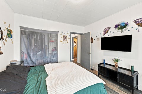 Tiny photo for 1055 California AVE, Klamath Falls, OR 97601 (MLS # 220226584)