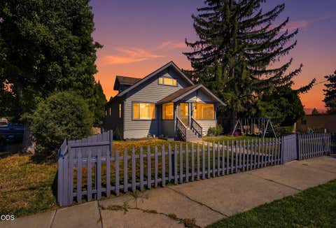 Photo of 1055 California AVE, Klamath Falls, OR 97601 (MLS # 220226584)