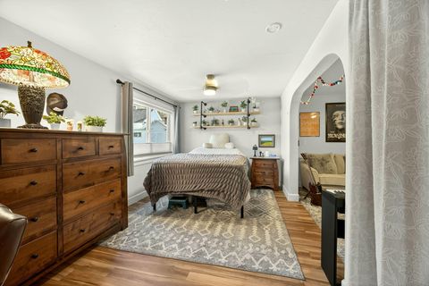 Tiny photo for 120 Graham Street, Jacksonville, OR 97530 (MLS # 220217669)