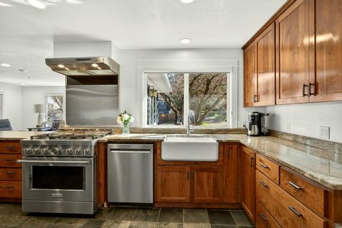 Tiny photo for 120 Graham Street, Jacksonville, OR 97530 (MLS # 220217669)