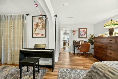 Tiny photo for 120 Graham Street, Jacksonville, OR 97530 (MLS # 220217669)