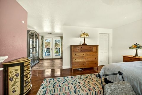 Tiny photo for 120 Graham Street, Jacksonville, OR 97530 (MLS # 220217669)