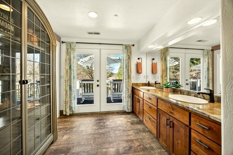 Tiny photo for 120 Graham Street, Jacksonville, OR 97530 (MLS # 220217669)