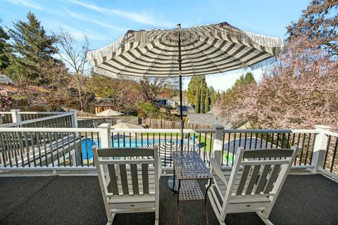 Tiny photo for 120 Graham Street, Jacksonville, OR 97530 (MLS # 220217669)