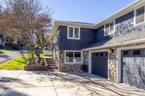 Tiny photo for 120 Graham Street, Jacksonville, OR 97530 (MLS # 220217669)