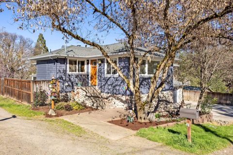 Tiny photo for 120 Graham Street, Jacksonville, OR 97530 (MLS # 220217669)