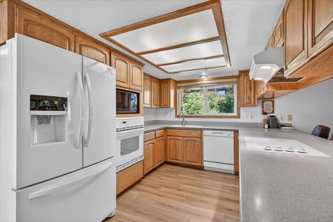 Tiny photo for 2390 Fairfield Drive, Medford, OR 97504 (MLS # 220220248)