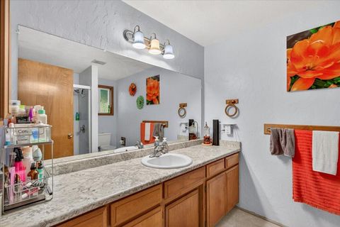 Tiny photo for 2390 Fairfield Drive, Medford, OR 97504 (MLS # 220220248)