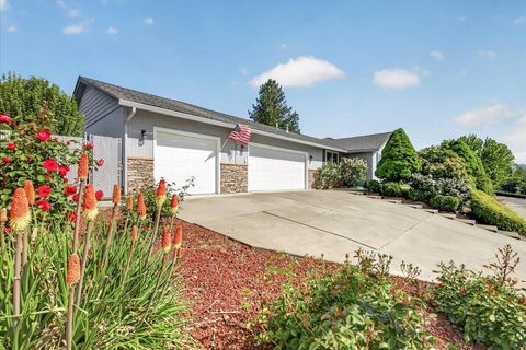 Tiny photo for 2390 Fairfield Drive, Medford, OR 97504 (MLS # 220220248)