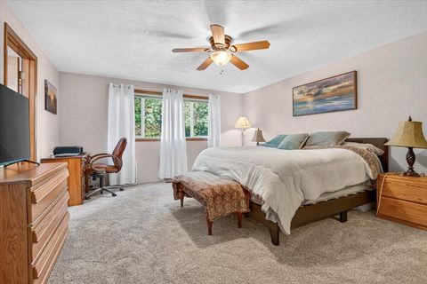 Tiny photo for 2390 Fairfield Drive, Medford, OR 97504 (MLS # 220220248)