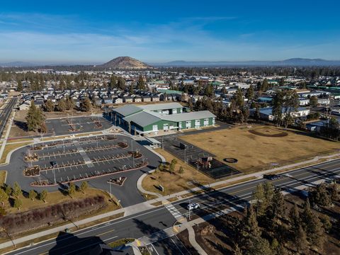 Tiny photo for 20594 SE Slate Avenue, Bend, OR 97702 (MLS # 220213357)