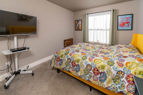 Tiny photo for 20594 SE Slate Avenue, Bend, OR 97702 (MLS # 220213357)