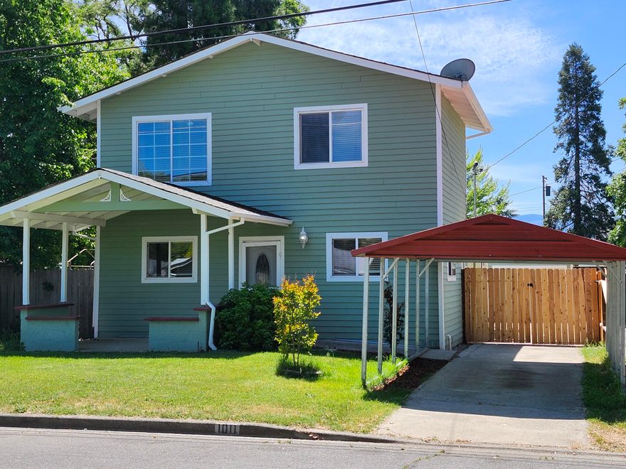 Beautiful remodeled home with 3 bedrooms and 2 baths. Upstairs private master suite and bath with view. Downstairs 2 bedrooms bathroom with kitchen and living room.
Outback there is a new concrete patio, fencing and gate for all your outdoor activities and entertaining.
Garden area with raised beds and a nice
fenced back yard and lawn. Detached Garage and work bench. Close to town for everything. Priced right and affordable.
Come see this gem today.