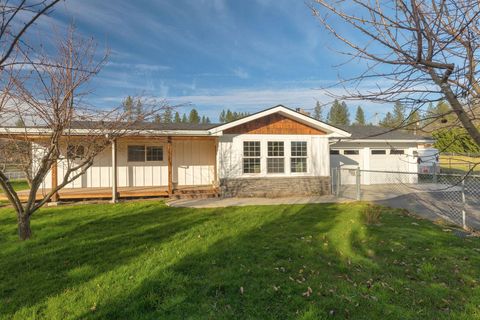 Tiny photo for 3990 Jerome Prairie Road, Grants Pass, OR 97527 (MLS # 220214216)